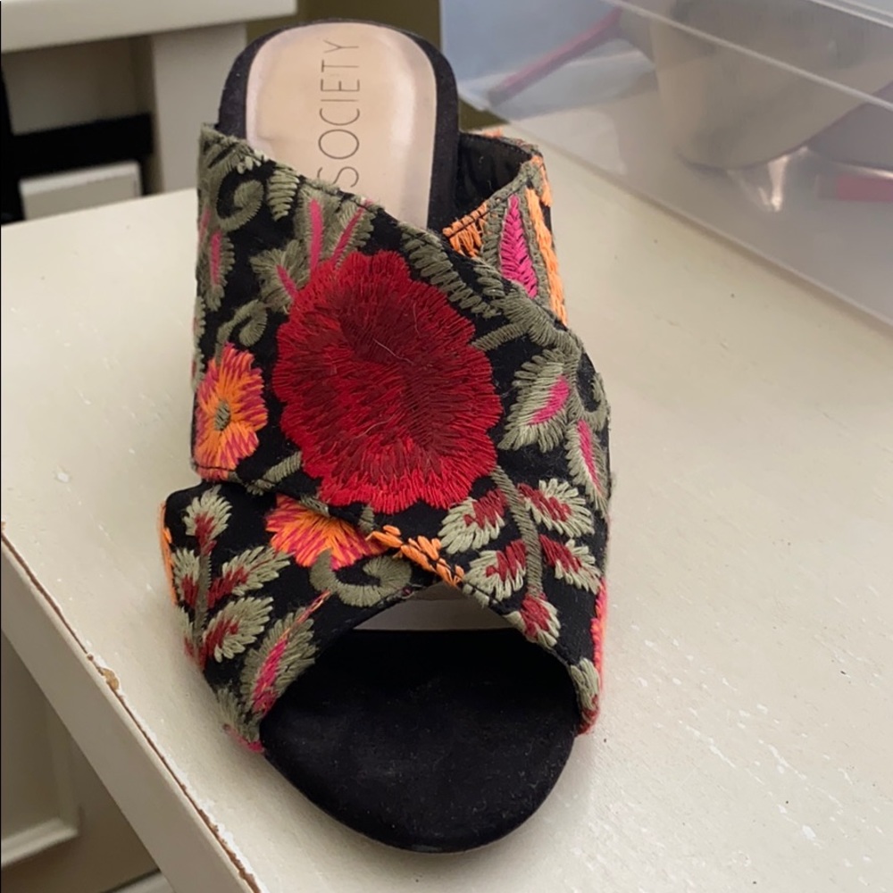 Mules - Picture 2 of 5